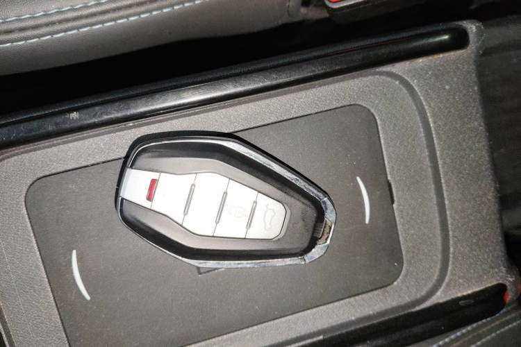 Used Chery New Energy Boundless Pro 2022 301km "Divine Beast" Version with Lithium Iron Phosphate Vehicle Key