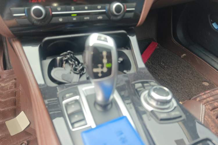 Used BMW 5 Series 2014 520i Elegant Edition

