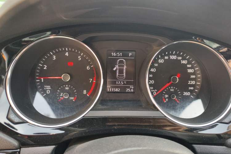 Used Volkswagen Sagitar 2018 280TSI DSG Comfort Model Instrument Cluster