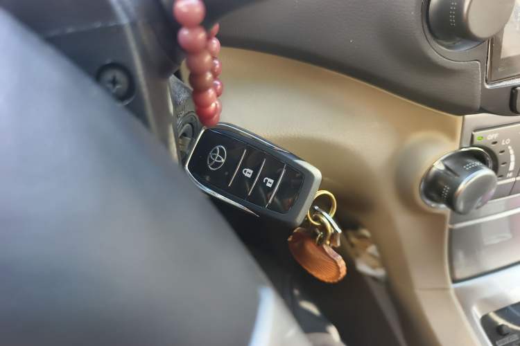 Used Toyota Highlander 2012 2.7L Two-Wheel Drive 7-Seater Elite Edition