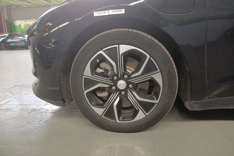 Used Hongqi E-QM5 2023 Base Travel Edition
