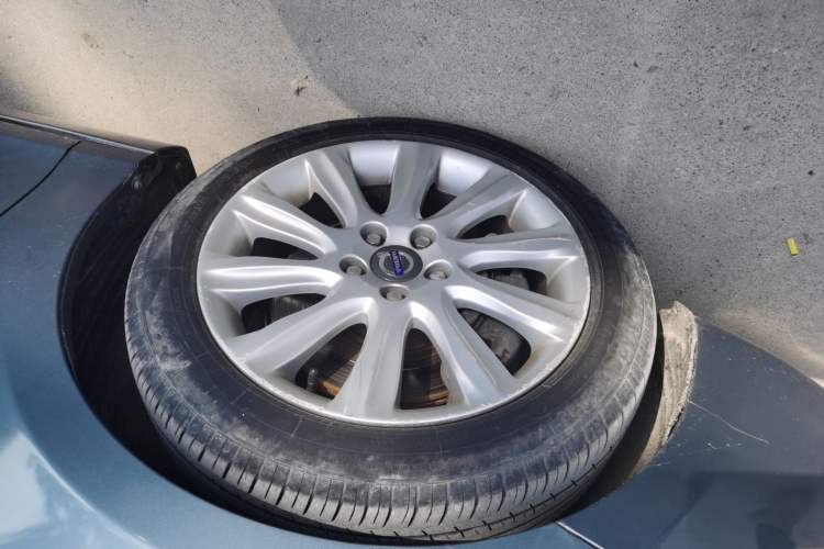 Used Volvo V40 2014 2.0T Zhiyi Version