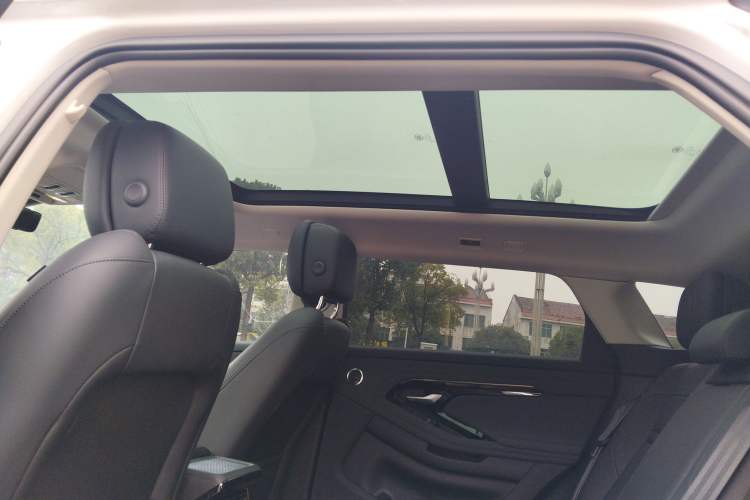 Used Land Rover Range Evoque 2024 Aurora L 249 PS Prestige Light-Chasing Edition
