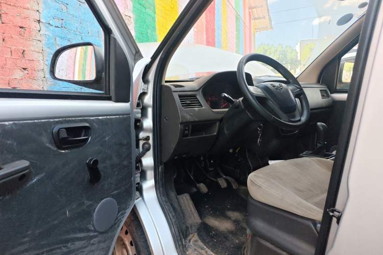 Used Wuling Rongguang S 2023 1.5L Base Version 5/7 Seats Driver Seat