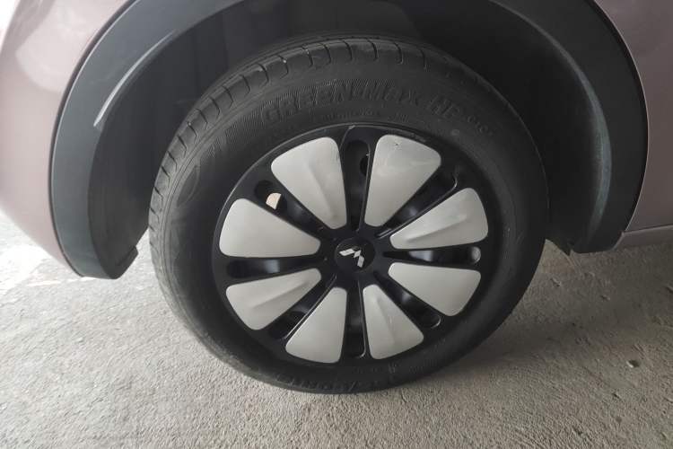 Used Wuling Bingo 2023 203km Comfort Edition Right Rear Wheel Hub