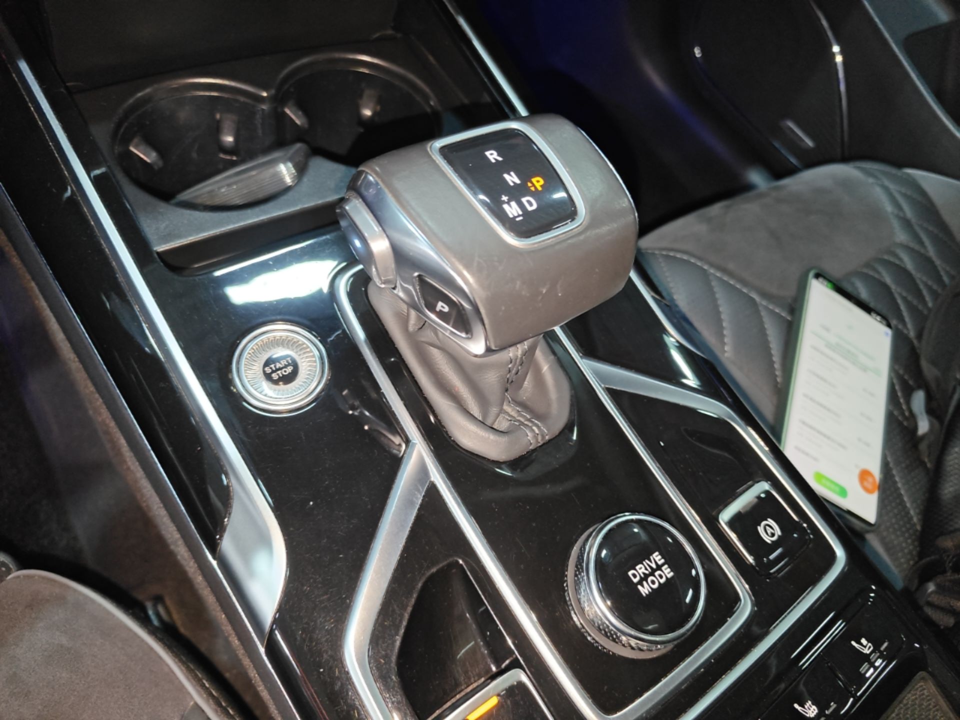 Hongqi HS5 2022 Revised Version 2.0T Smart Connect Flagship Edition — снимка 16