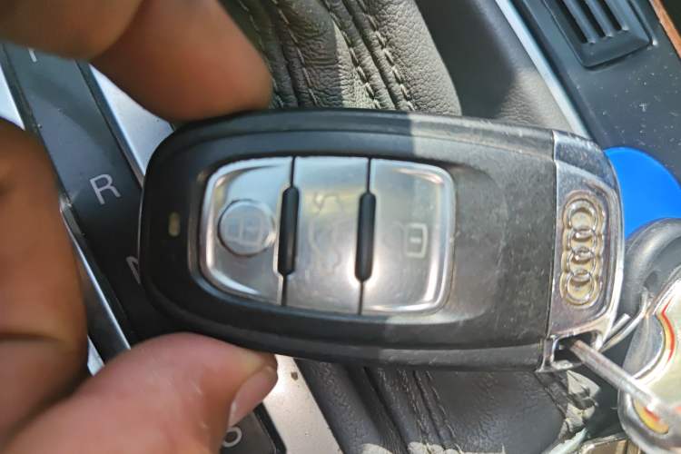 Used Audi A4L 2011 2.0 TFSI Comfort Model
