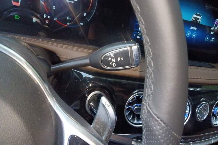 Used Mercedes-Benz S-Class 2006 S 300 Gear Lever