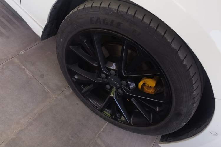 Used Lynk & Co 03 2022 1.5TD DCT JingPro Right Front Wheel Hub