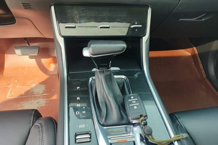 Used CHANGAN CS75 2019 280T DCT Million Edition China VI Standard Gear Lever