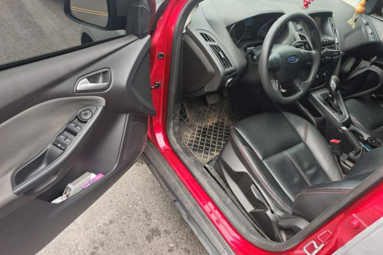 Used Ford Focus 2012 Hatchback 1.6L Automatic Comfort Model Driver Seat