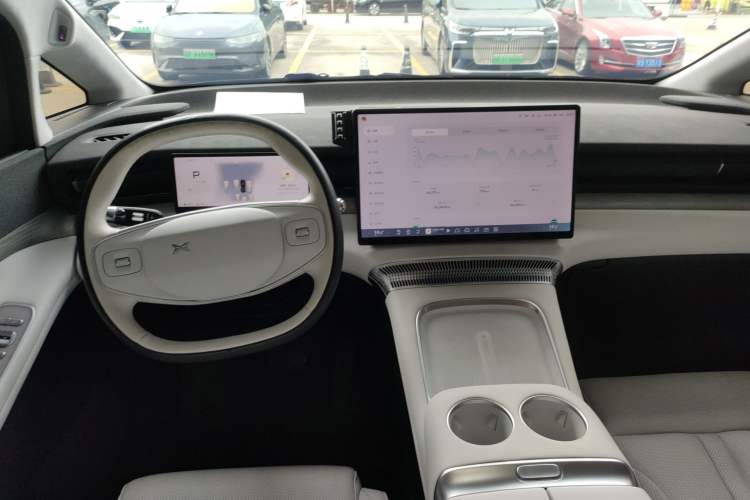 Used XPeng X9 2024 702 Ultra-Long Range Max Center Console