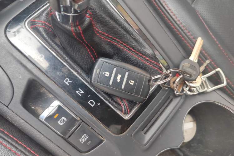 Used CHANGAN CS75 2016 1.8T Automatic Elite Model China V Standard