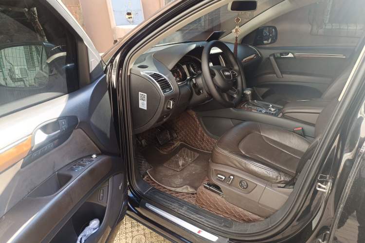 Used Audi Q7 2014 35 TFSI Sport Edition Driver Seat