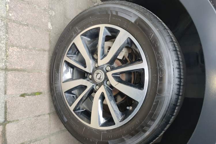 Used Dongfeng Fengon 580 2017 Revised Version 1.5T CVT Luxury Edition Right Rear Wheel Hub