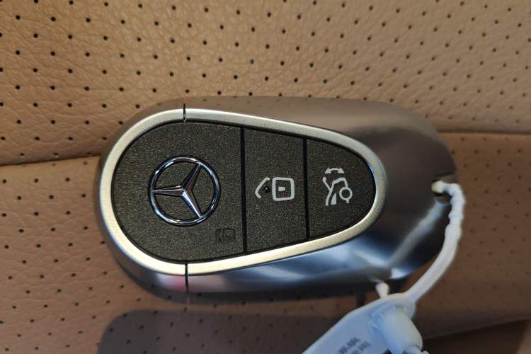 Used Mercedes-Benz E-Class 2025 Facelift E 300 L Fashion Edition
