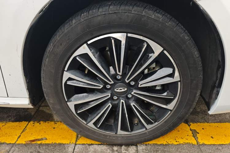 Used Chery Fengyun A8 2024 127 Long-Range Version Comfort Edition Right Front Wheel Hub