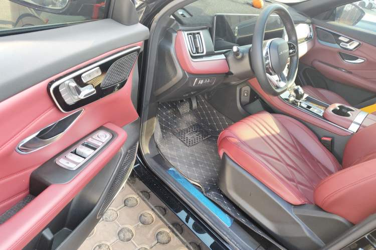 Used JETOUR X70 PLUS 2025 1.5T Ultimate 7-Seater
