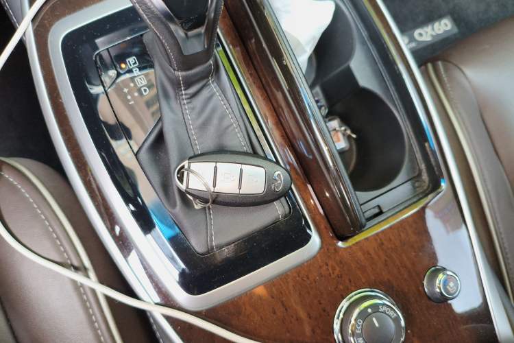 Used Infiniti QX60 2018 2.5 S/C Hybrid Four-Wheel Drive All-Terrain Version China VI Standard
