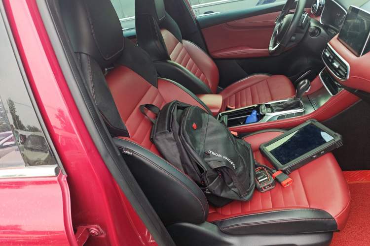 Used MG HS 2019 20T Automatic Two-Wheel Drive Trophy Super Sport Version China VI Standard Right Front Seat