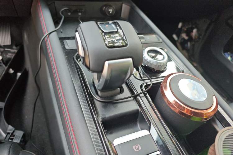 Used JMC DaDao 2024 Explorer 2.3T Diesel Automatic 4x4 Extreme Edition Gear Lever