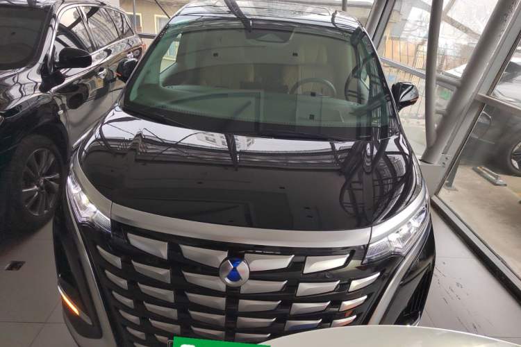 Used Denza D9 2022 DM-i 970 Four-Wheel Drive Prestige Model
