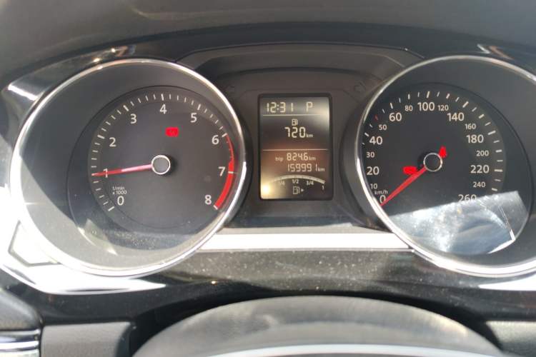 Used Volkswagen Sagitar 2015 1.6L Automatic Comfort Model Instrument Cluster