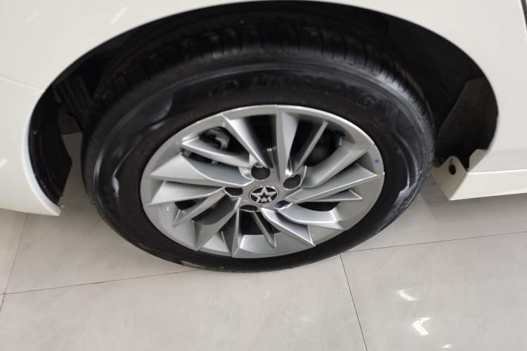 Used Venucia D60 2023 PLUS 1.6L XE CVT Trendy Edition
