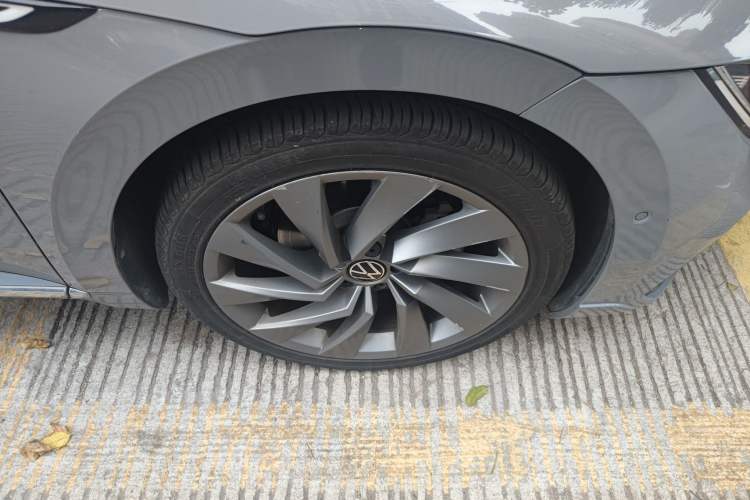 Used Volkswagen FAW-Volkswagen CC 2021 380TSI Striking Edition Right Front Wheel Hub