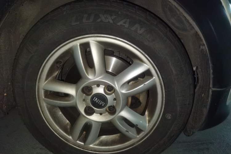 Used MINI 2013 1.6L ONE Limited Edition Third Version Right Front Wheel Hub