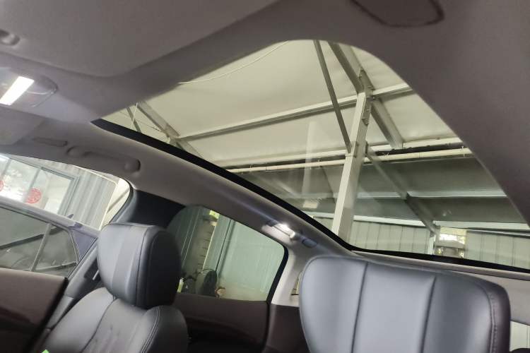 Used Hyptec HT 2025 825 Max Headliner
