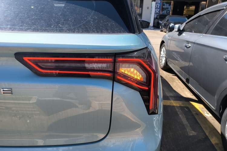 Used Geometry E Firefly 2024 301km Starlight