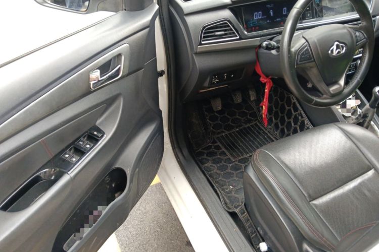 Used CHANGAN KAICHENG Oushang A600 2016 1.5L Manual Luxury 7-Seater
