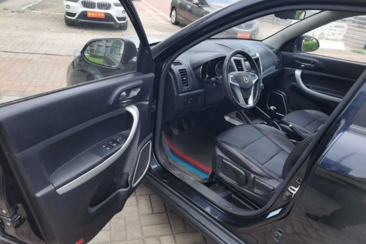 Used CHANGAN CS35 2015 1.6L Manual Luxury Model China V Standard
