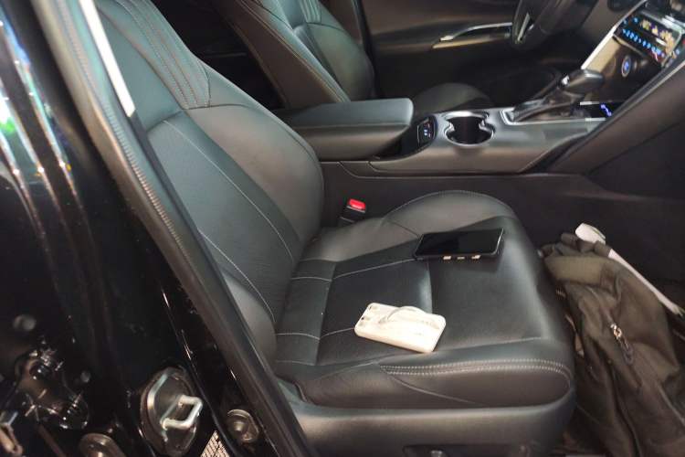 Used Toyota Harrier 2022 Dual-Engine 2.5L CVT Four-Wheel Drive Luxury Edition