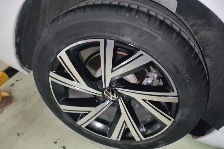 Used Volkswagen FAW-Volkswagen CC 2021 330TSI Ignite Edition Right Rear Wheel Hub