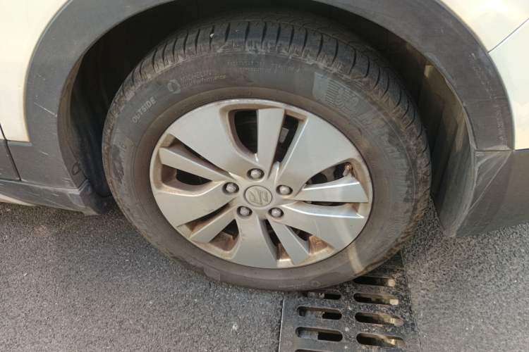 Used Suzuki S-Cross 2015 1.6L CVT Two-Wheel Drive Elite Version
