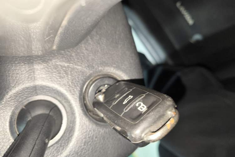 Used Volkswagen Gran Lavida 2015 1.6L Automatic Fashion Edition Vehicle Key