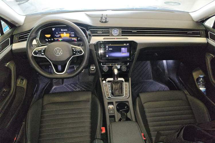 Used Volkswagen Magotan 2025 Zhongxiang Version 280TSI DSG Comfort Edition
