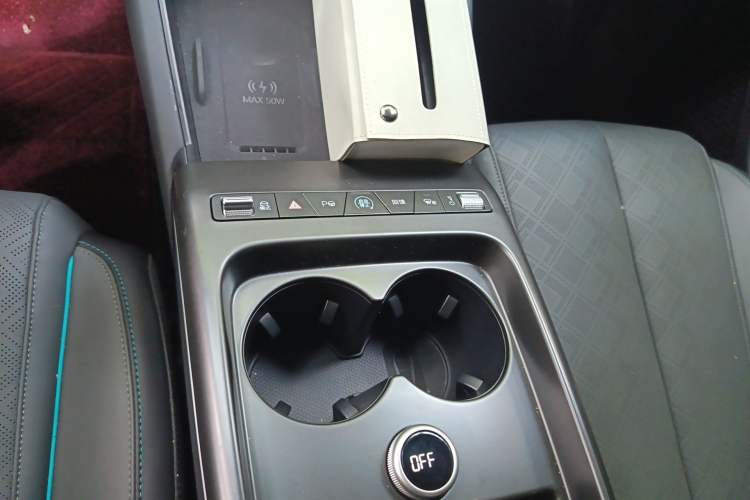 Used BYD Qin L 2025 EV 545KM Cloud Suspension Edition Gear Lever