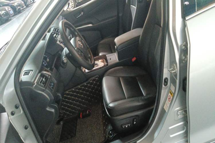 Used Toyota Camry 2015 2.5G Luxury Navigation Edition