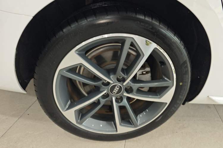 Used Audi A4L 2022 40 TFSI Fashion Dynamic Model Exterior 5