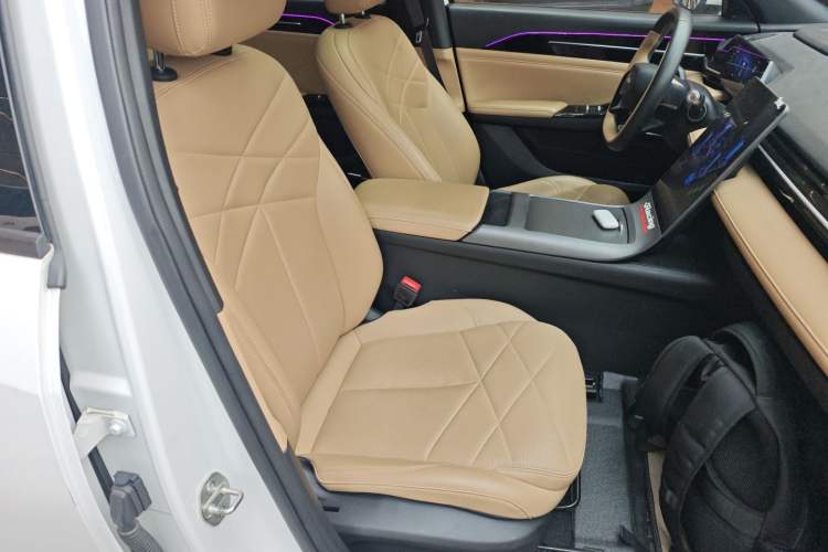 Used Geely Galaxy L6 2023 60km PLUS Right Front Seat