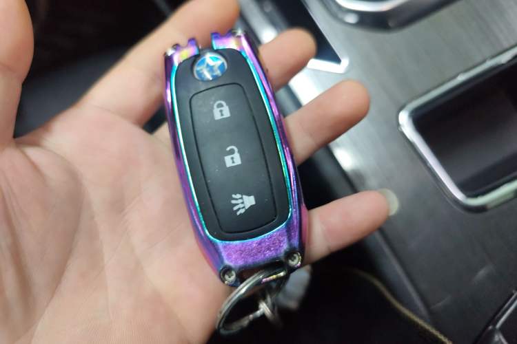 Used Venucia T90 2018 2.0L CVT Smart Connect Luxury Edition China V Standard
