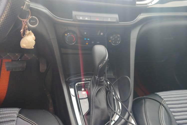 Used Buick GT 2018 18T Automatic Elite Model Gear Lever