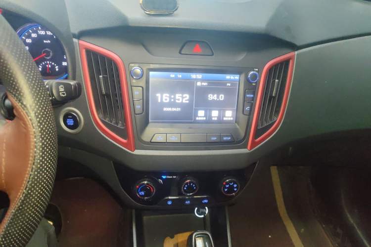 Used Hyundai ix25 2017 1.4T Automatic Smart Version
