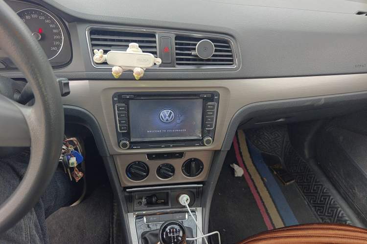 Used Volkswagen Lavida 2013 Restyled Classic 1.6L Manual Comfort Edition