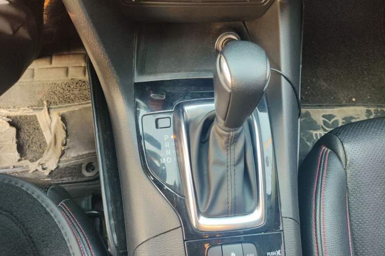 Used Mazda Mazda 3 Axela 2016 Sedan 1.5L Automatic Luxury Model
