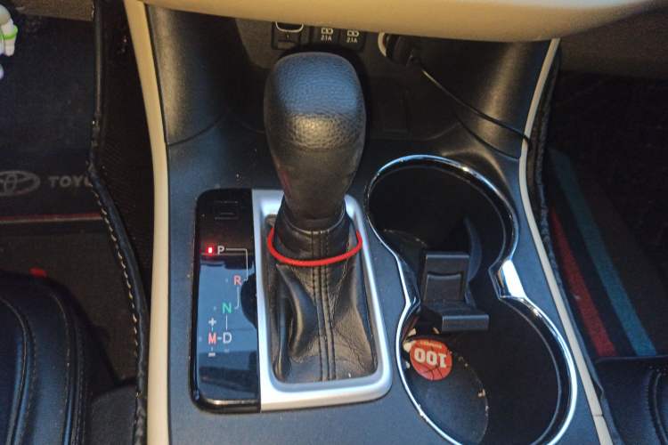 Used Toyota Highlander 2018 2.0T Two-Wheel Drive Elite Edition 5 Seats Emission Standard China V