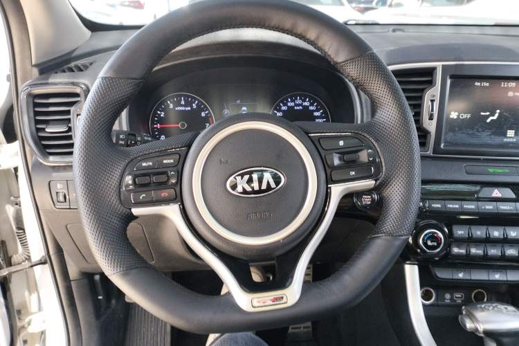 Used Kia KX5 2016 1.6T Automatic Two-Wheel Drive DLX Steering Wheel